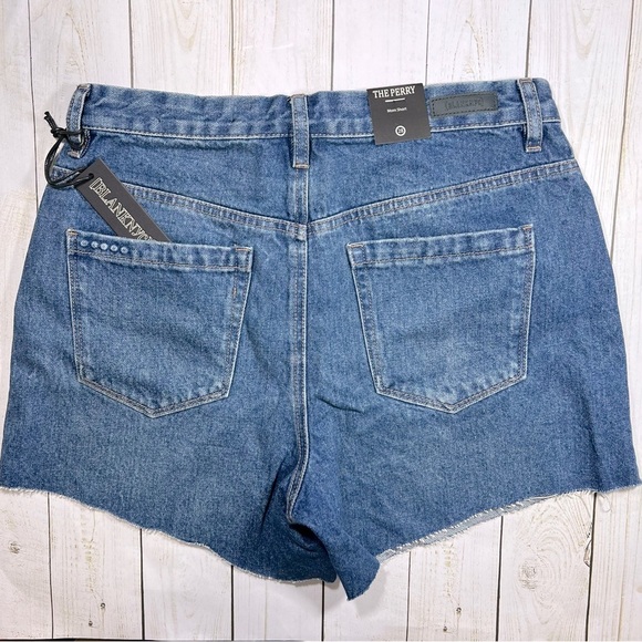Blank NYC | 90s Vibes High Waist Denim Cut Off Distressed Perry Mom Shorts | 28 - Picture 5 of 9